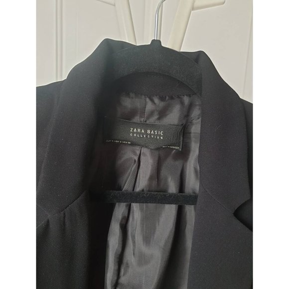 ZARA BASICS  Collection Black Blazer, Size Small with shoulder pads - Picture 4 of 5